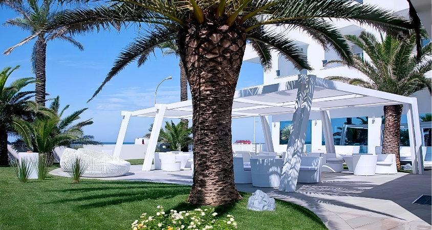 AH CLUB ISOLA DI PAZZE