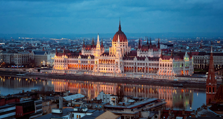 Pacchetto Budapest Capodanno con volo da Bari