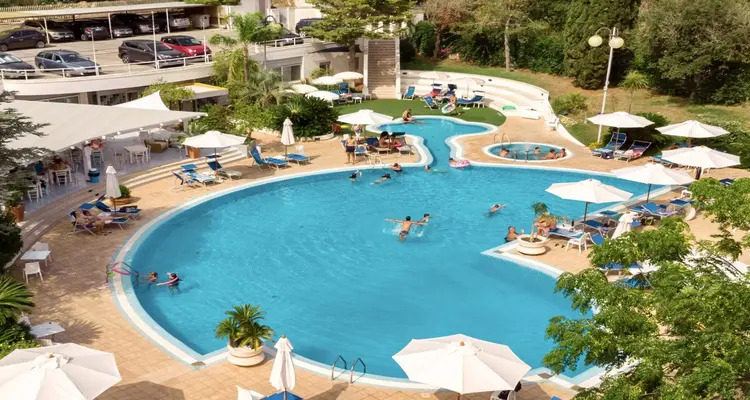 Turismo, Mapo Travel acquisisce l’Hotel Santa Lucia di Santa Cesarea Terme e lancia la promo ‘Mapo Days’ per le agenzie