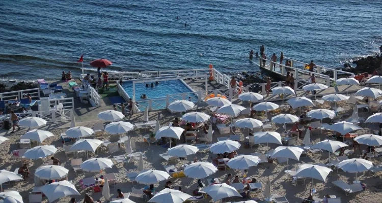 AH CLUB ISOLA DI PAZZE
